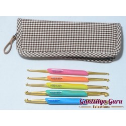 Hamanaka Aluminum Crochet Hook Set w/ Case