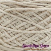 Gantsilyo Guru Bulky Cashmere Blend Cream