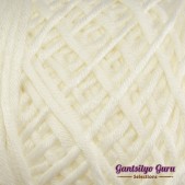 Gantsilyo Guru Bulky Cashmere Blend Ecru