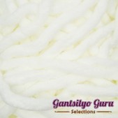 Gantsilyo Guru Super Bulky Chenille Ivory