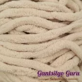 Gantsilyo Guru Super Bulky Chenille Tan